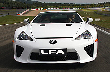 Элитный спорткар Lexus LF-A